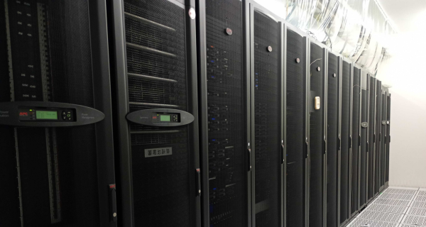 使えるねっと 自社データセンター